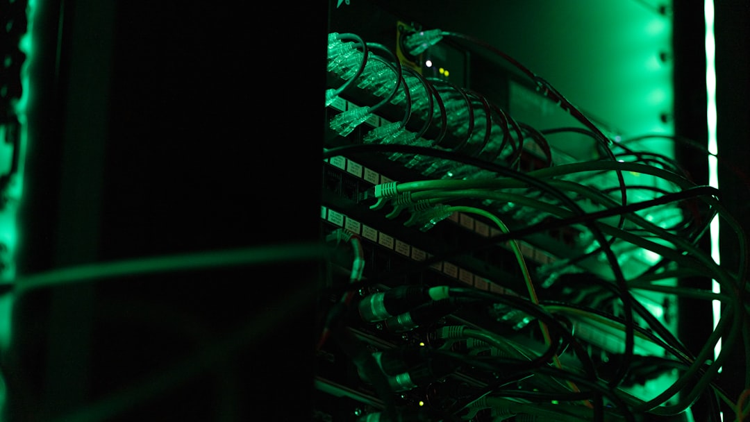 Rack de servidores representando Docker Compose y aplicaciones multi-contenedor